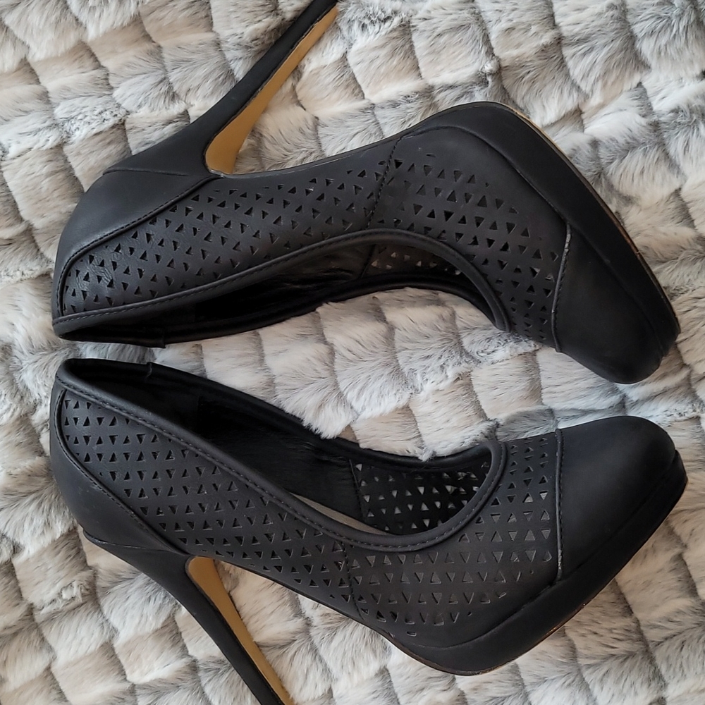 Black Heeled Shoes Michael Antonio Size 6